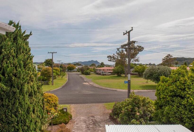 Holiday Haven   Whitianga Bach