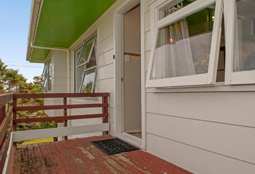 Holiday Haven   Whitianga Bach