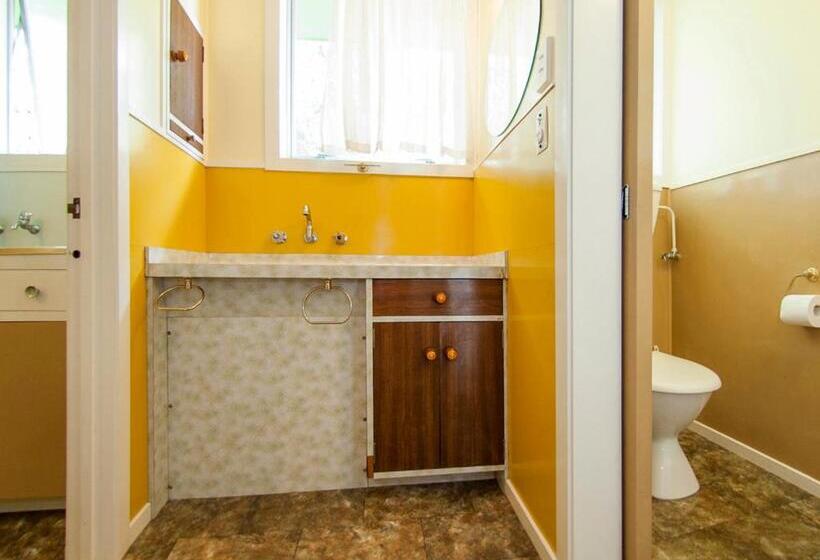 Holiday Haven   Whitianga Bach