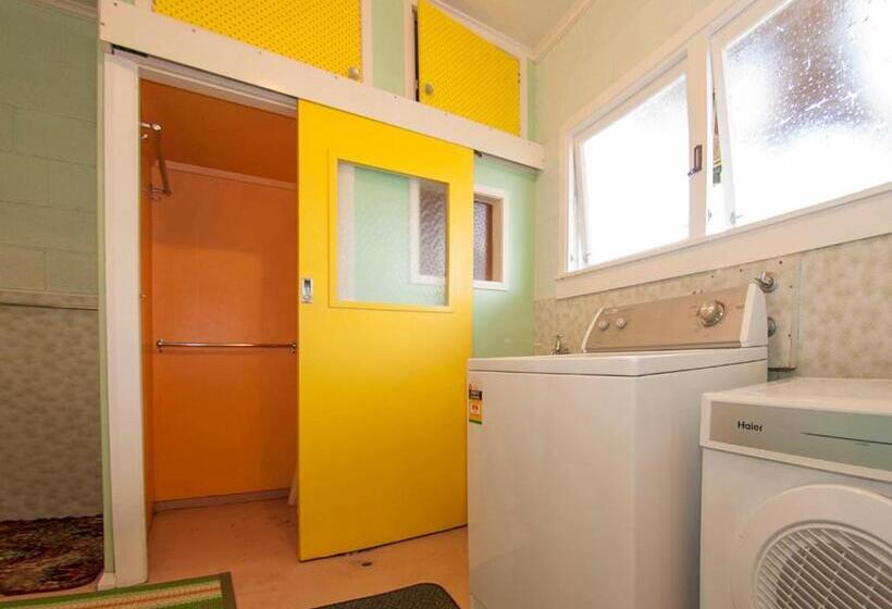 Holiday Haven   Whitianga Bach