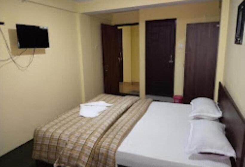 فندق Himalaya Residency Kanchenjunga View