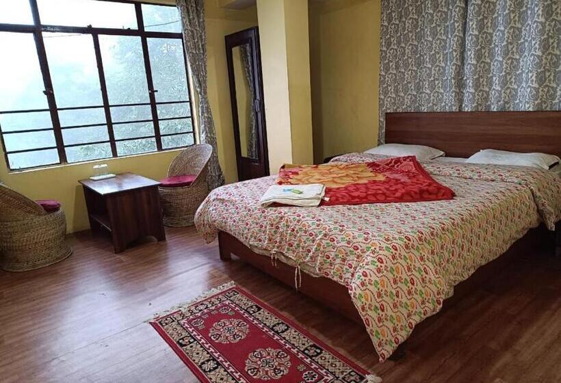 فندق Himalaya Residency Kanchenjunga View