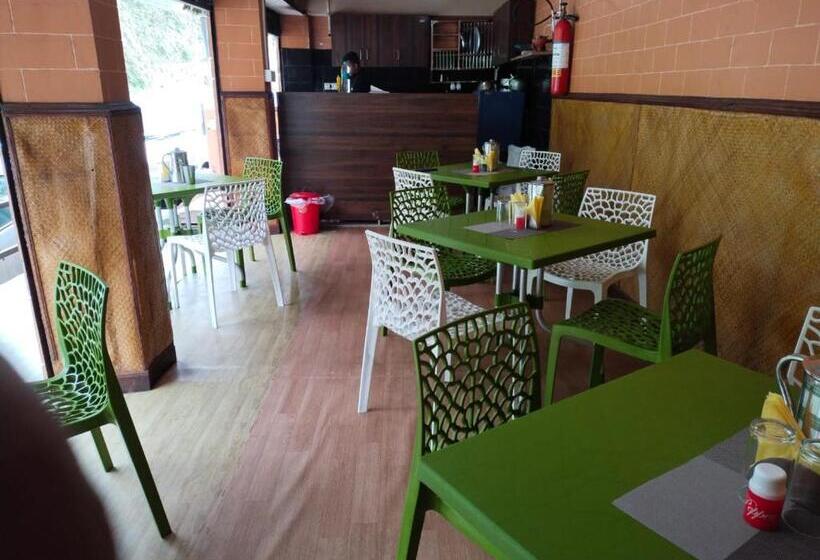 فندق Himalaya Residency Kanchenjunga View