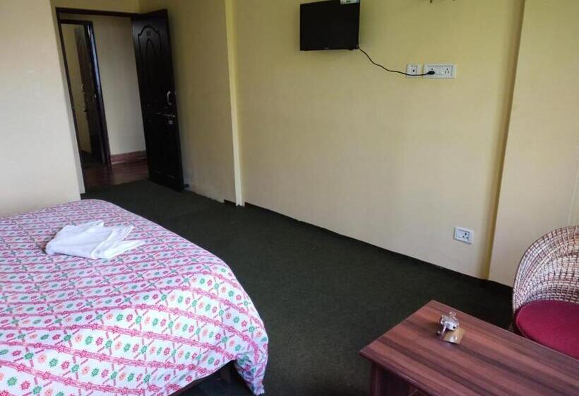 فندق Himalaya Residency Kanchenjunga View