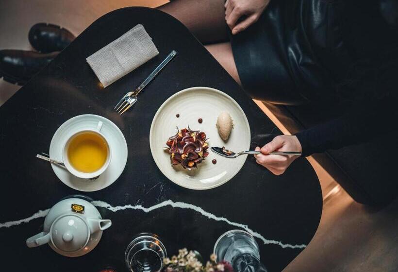 هتل Leonor The Place To Live