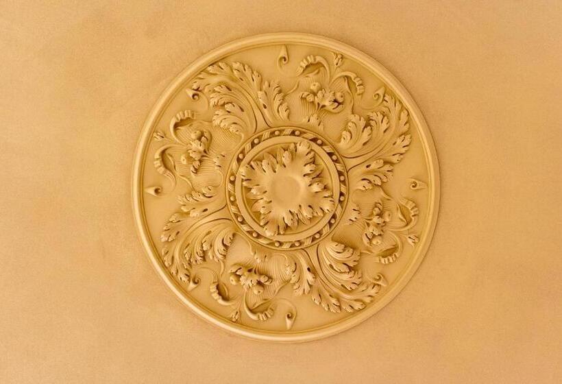 هتل Leonor The Place To Live