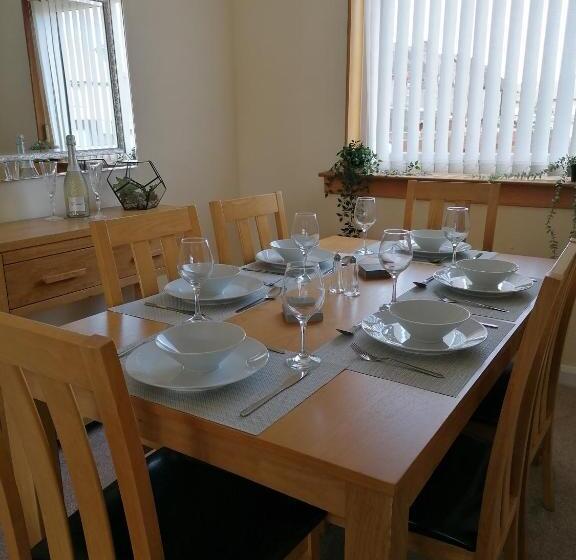 Beautiful Three Bedroom Seaside Retreat