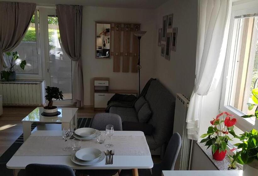 Koradinovi   Pod Vrtom