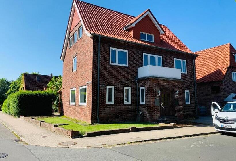 Feddersen Living Kernsanierte Ferienwohnungen   Gemütlich   Netflix   Voll Ausgestattet   Zentral