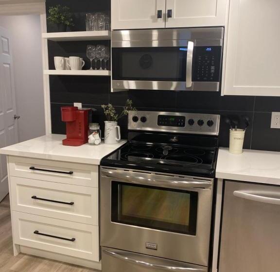 Luxurious And Spacious Apartment With 2 Bedrooms And 2 Baths