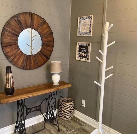 Luxurious And Spacious Apartment With 2 Bedrooms And 2 Baths