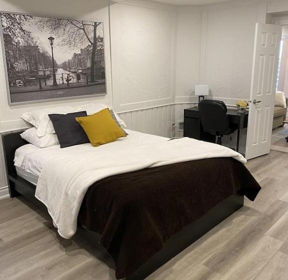 Luxurious And Spacious Apartment With 2 Bedrooms And 2 Baths