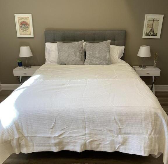 Luxurious And Spacious Apartment With 2 Bedrooms And 2 Baths