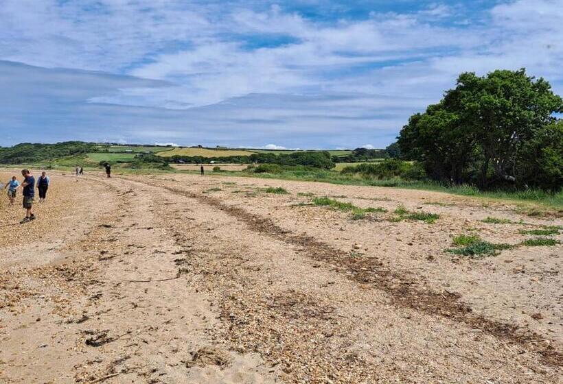 Luxury New 3 Bed Caravan With Stunning Sea View On Private Beach In Thorness Bay