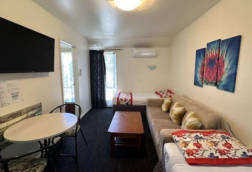 汽车旅馆  Samhil Motor Lodge