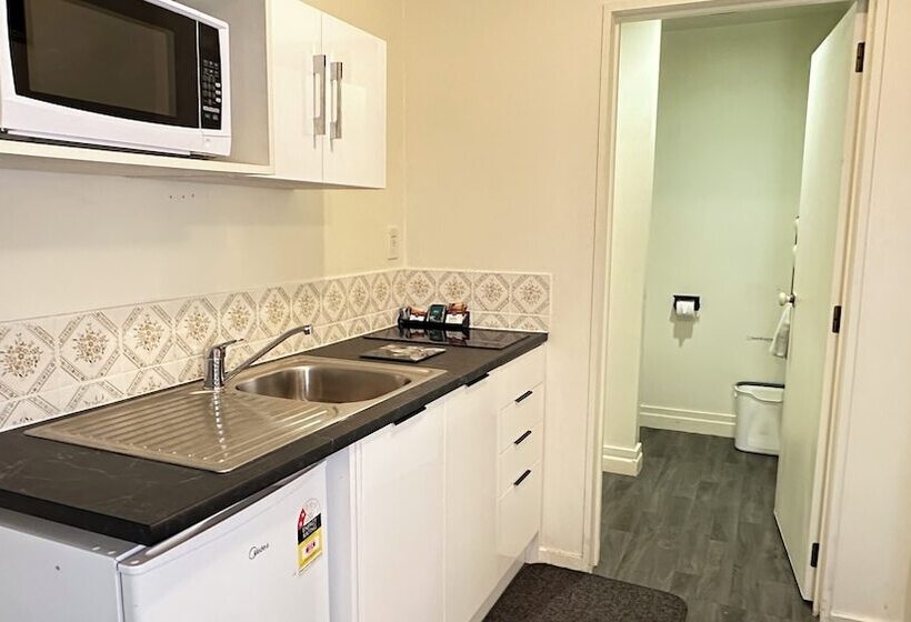 汽车旅馆  Samhil Motor Lodge