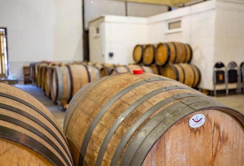 Vineyard Cottage, Hartest   2 Bed With Parking