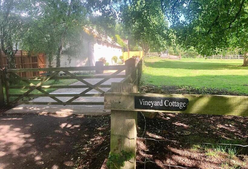 Vineyard Cottage, Hartest   2 Bed With Parking