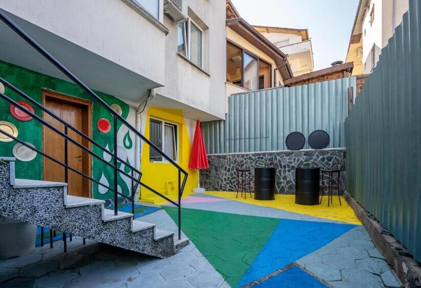 Пансион къща за гости арт хаус   юг/ Art House   South