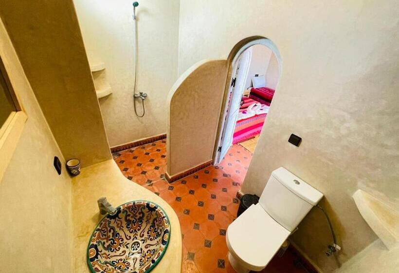 ペンション Dar Boujdaa