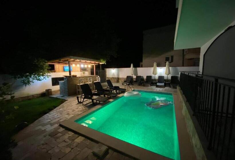 膳宿费 Villa Aqua Family