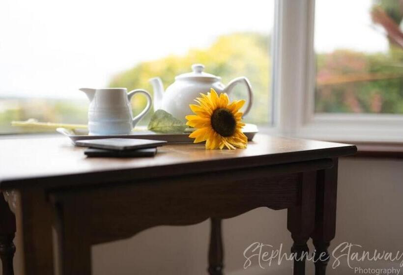 Penzance, Private Annexe With Beautiful Views