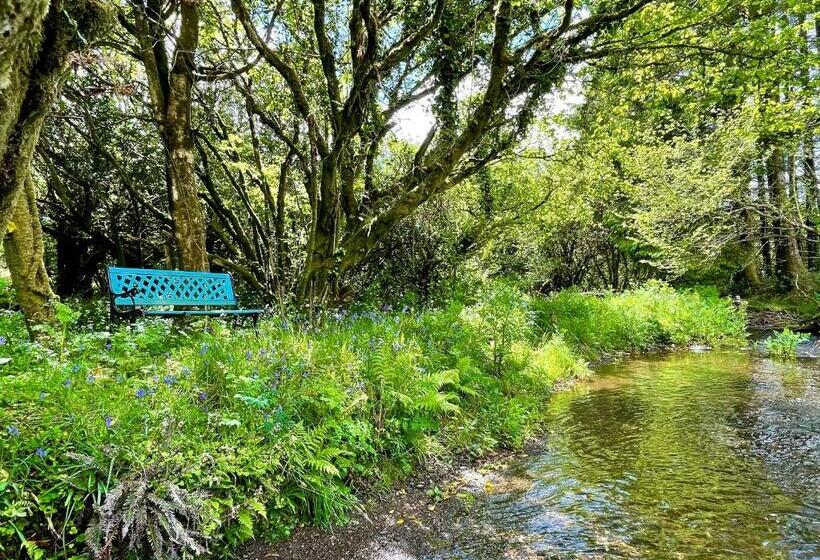 Stepping Stones Glamping ‘the Olive’