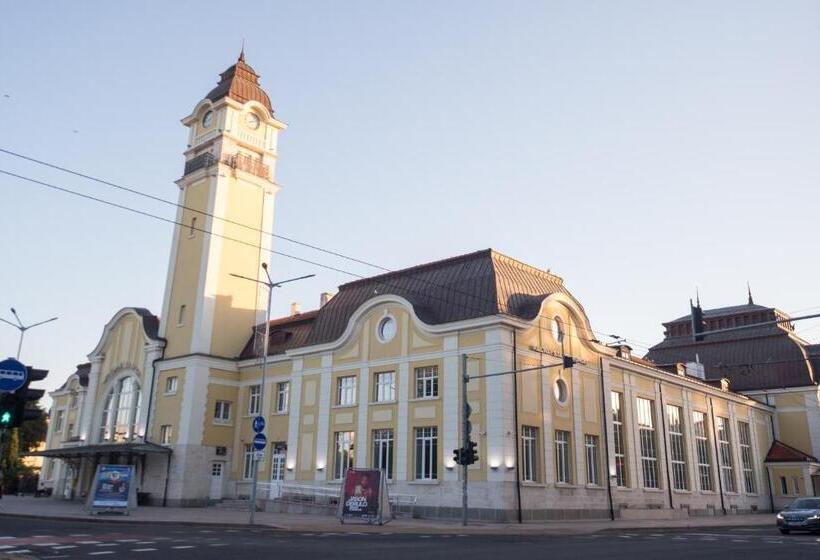 Super Center Apartment On Kiril & Metodi Square