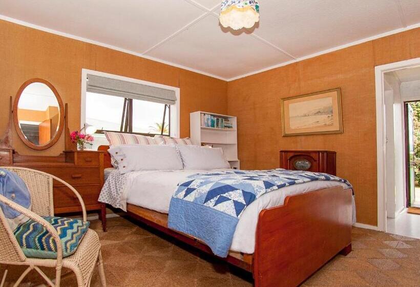 Vintage Pohutukawa   Whangamata Bach