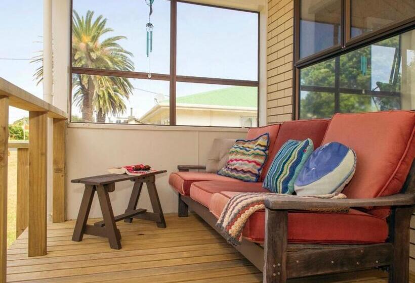 Vintage Pohutukawa   Whangamata Bach