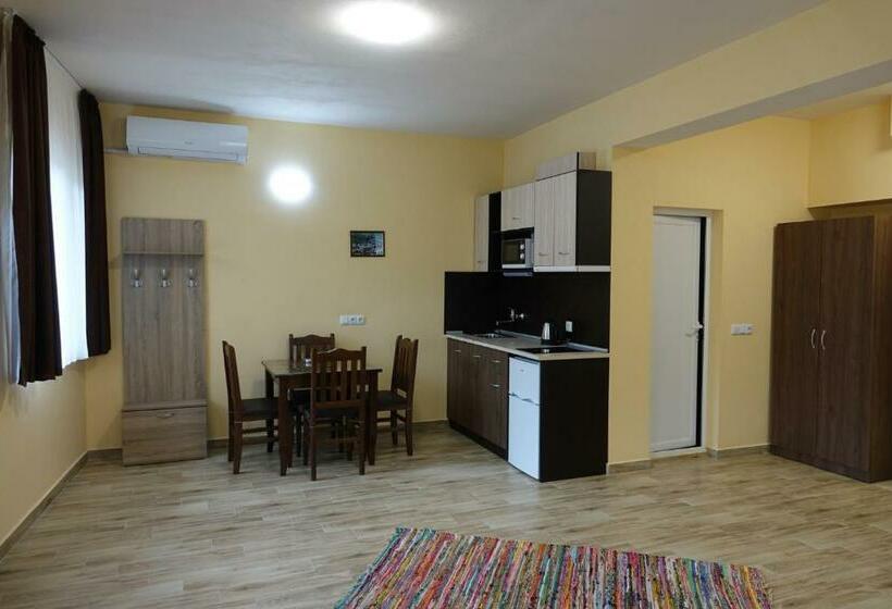 борник хил / Bornik Hill