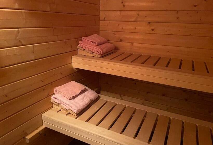 הוסטל Casa Job   Gasthaus   Sauna, Whirlpool   Trun