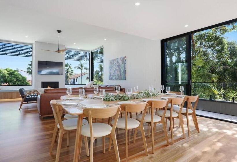 Beachfront Escape   6 Bedroom, Pool & Beach Access