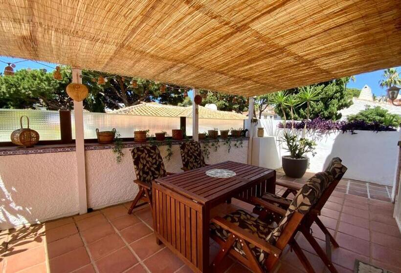 Family Villa With Pool, Walk To Beach, Restaurants And Shopping