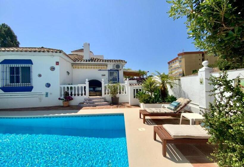 Family Villa With Pool, Walk To Beach, Restaurants And Shopping