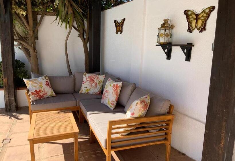 Family Villa With Pool, Walk To Beach, Restaurants And Shopping