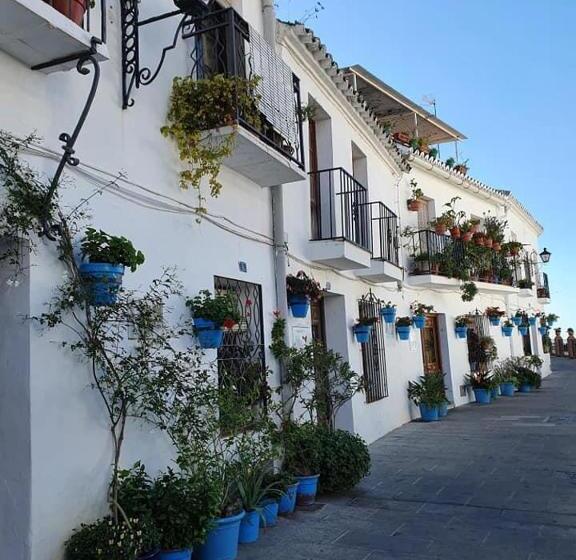 Family Villa With Pool, Walk To Beach, Restaurants And Shopping