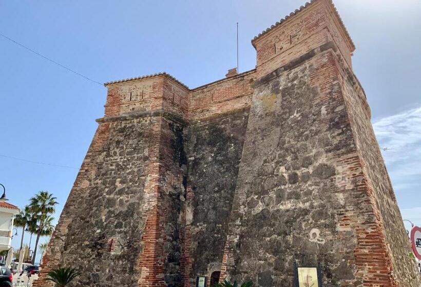 Family Villa With Pool, Walk To Beach, Restaurants And Shopping