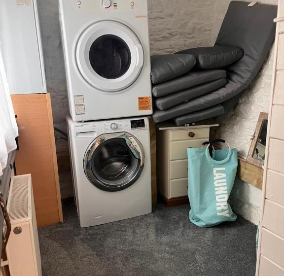 Harbour View Ground Floor Flat With Private Parking, Only 5 Mins Walk To Harbour