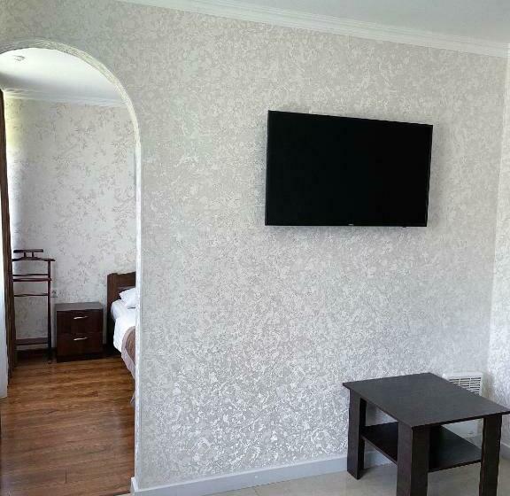 هتل готельно ресторанний комплекс «тополя»