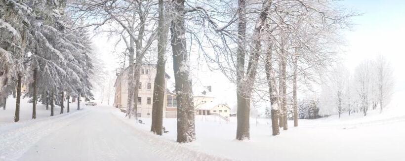 Отель Poutní Dům