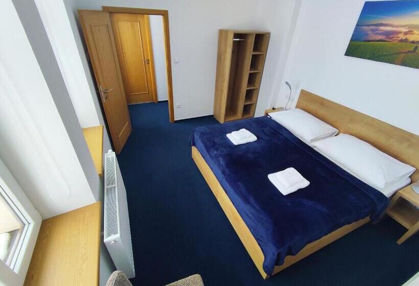 Отель Poutní Dům