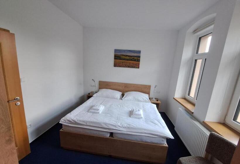 Отель Poutní Dům