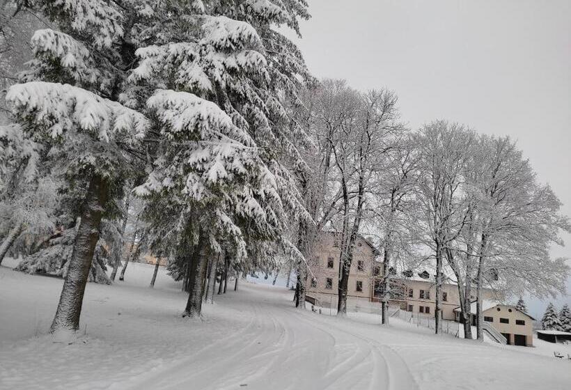 Отель Poutní Dům