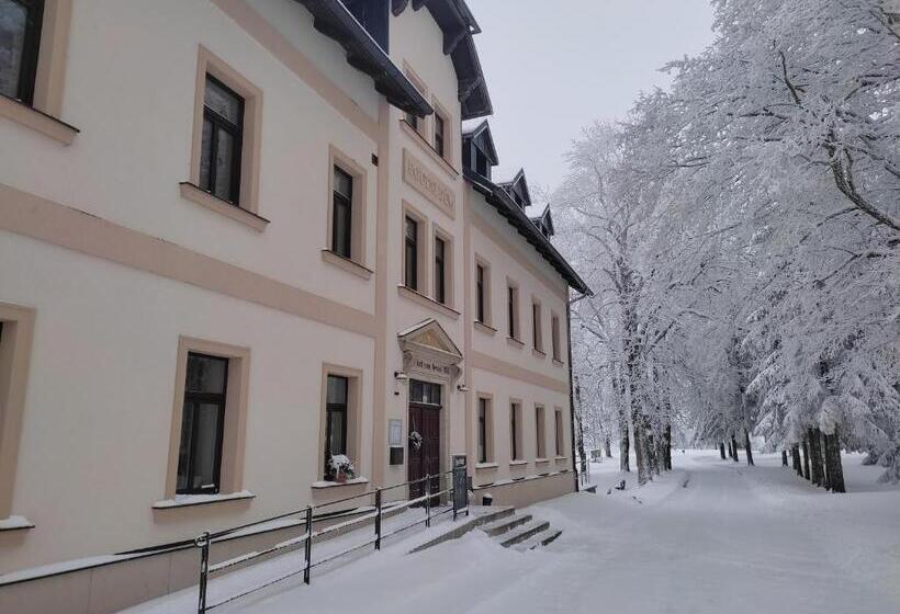 Отель Poutní Dům