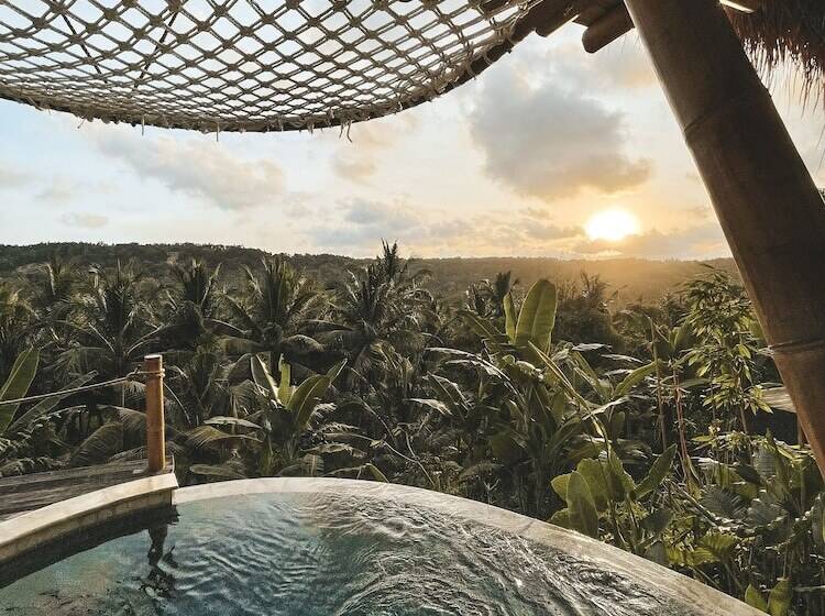 Kalma Bamboo Eco Lodge