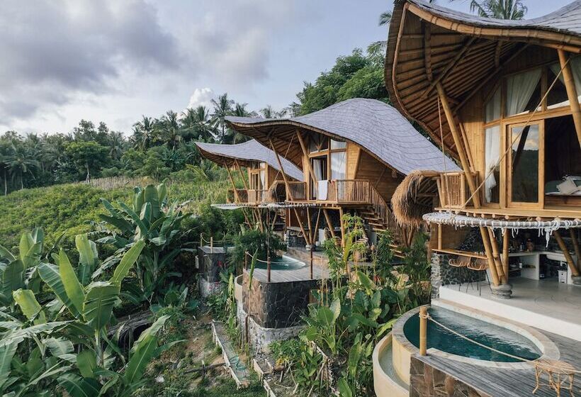 Kalma Bamboo Eco Lodge