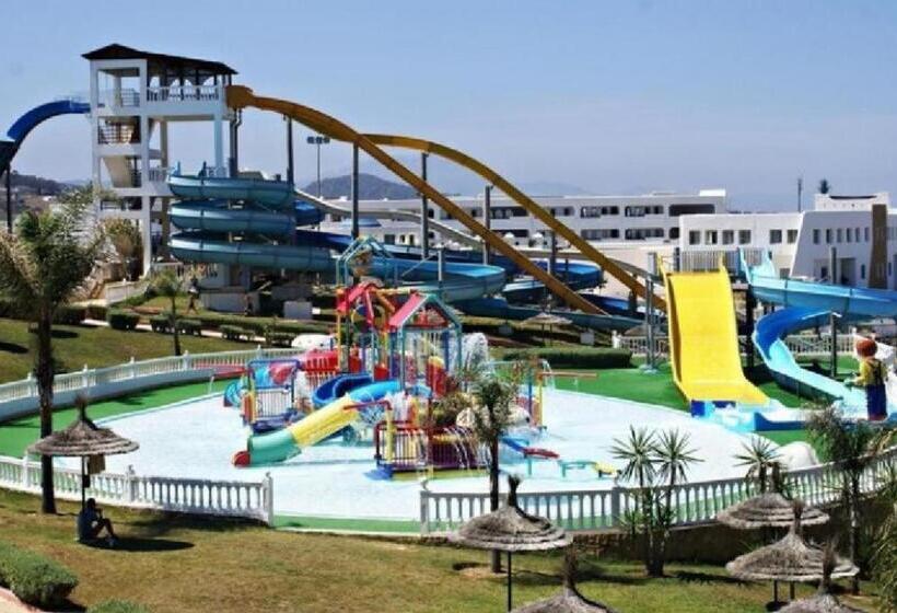 Luxury Apartment With Swimming Pool View