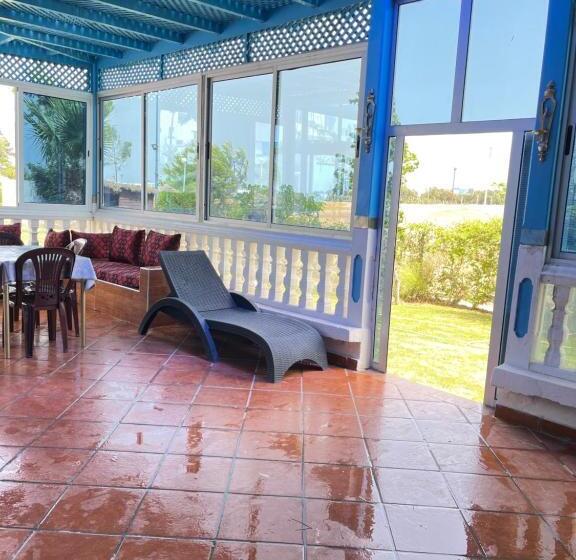 Luxury Apartment With Swimming Pool View