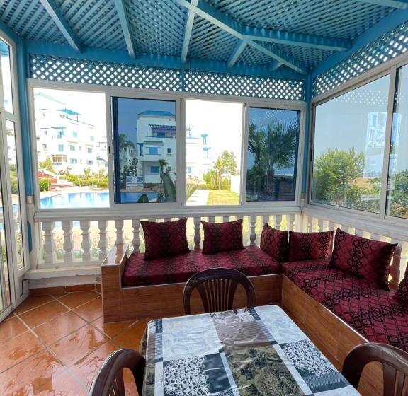 Luxury Apartment With Swimming Pool View